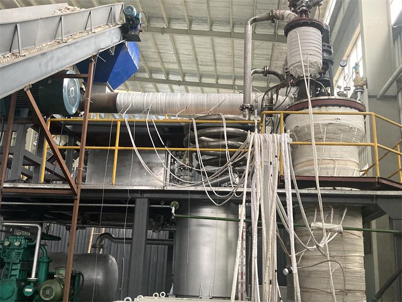 什么樣的廢塑裂解煉油加熱裝置，竟然需要十幾萬(wàn)一套？.jpg