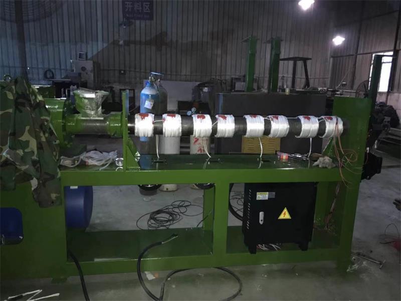 變頻電磁感應加熱在塑料橡膠機械設(shè)備中節(jié)能改造分析.jpg